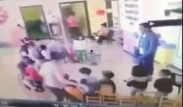 网友爆料某园长被打视频,网友曝光惊人打人视频